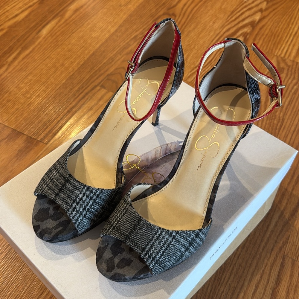 Jessica Simpson Sandals - Picture 3 of 12